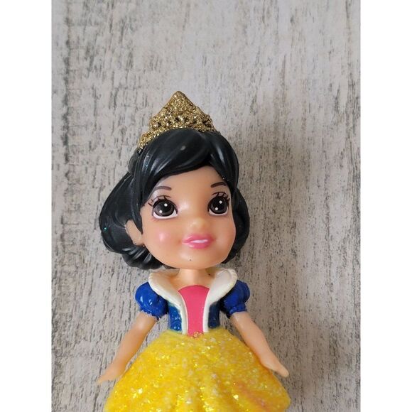 Snow White glitter mini doll toddler princess Disney Pixar toy - Picture 2 of 5